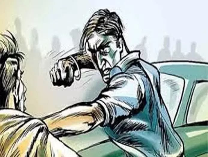 (रायपुर) युवक से मारपीट और गाली-गलौज, एक्टिवा क्षतिग्रस्त