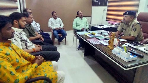 (कोरबा) कटघोरा थाना प्रभारी ने ली सराफा कारोबारियों की बैठक, सुरक्षा पर दिया जोर