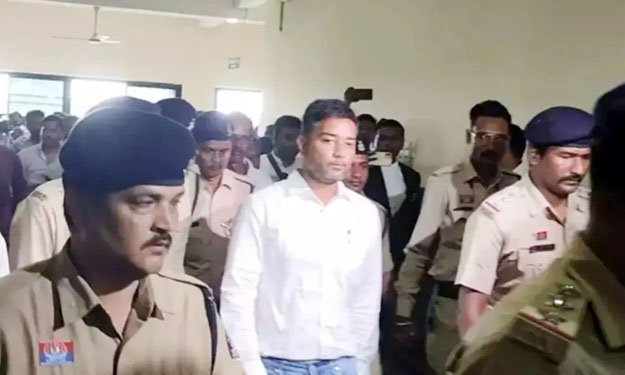 (रायपुर) 24 अक्टूबर तक जेल में रहेंगे चैतन्य बघेल,रिमांड बढ़ी
