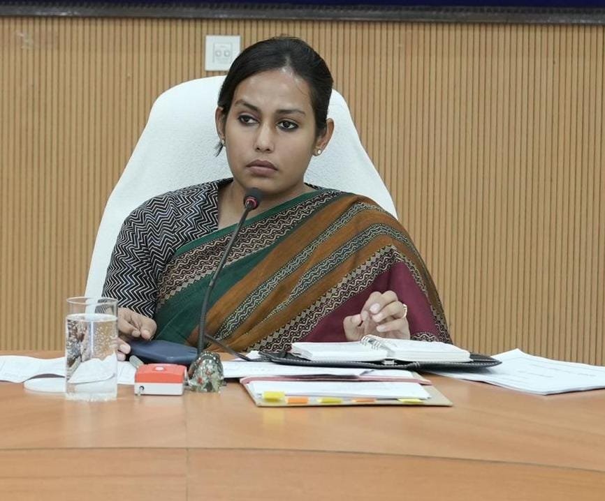 ﻿(कोरबा) स्कूल, आंगनबाड़ी और छात्रावासों में गैस सिलेण्डर से भोजन बनाने की प्रक्रिया शीघ्र प्रारंभ करें रू प्रभारी कलेक्टर