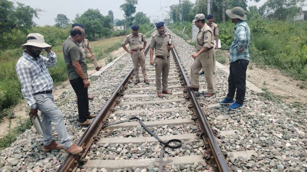 उत्तराखंड में ट्रेन पलटाने की बड़ी साजिश विफल