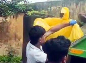 (कोरबा) शव ले जाने के लिए नहीं हो पाई शव वाहन और एम्बुलेंस की व्यवस्था, कचरा गाड़ी से ले जाना पड़ा शव