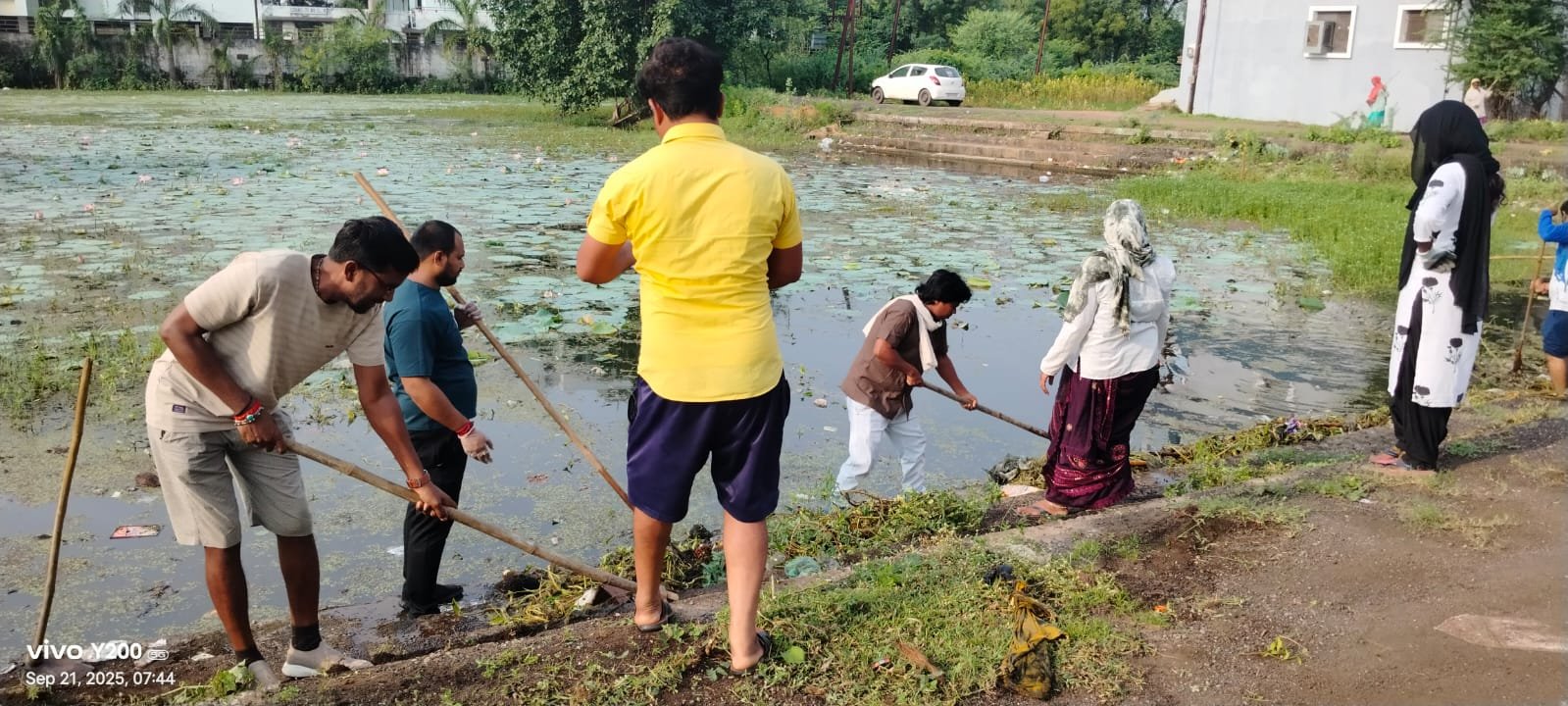 (रायपुर) सरोना तालाब की श्रमदान से सफाई कर  जन-जन को दिया स्वच्छ सरोवर का सकारात्मक सन्देश