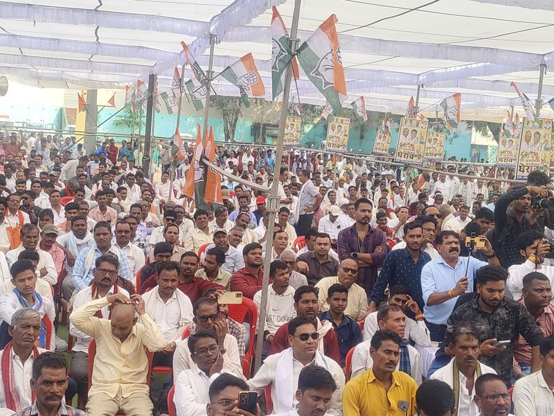 (रायपुर) लोहारिडीह मामले में निर्दोषों की रिहाई समेत 5 मांगों को लेकर कांग्रेस ने किया बड़ा प्रदर्शन, घेरा उपमुख्यमंत्री कार्यालय