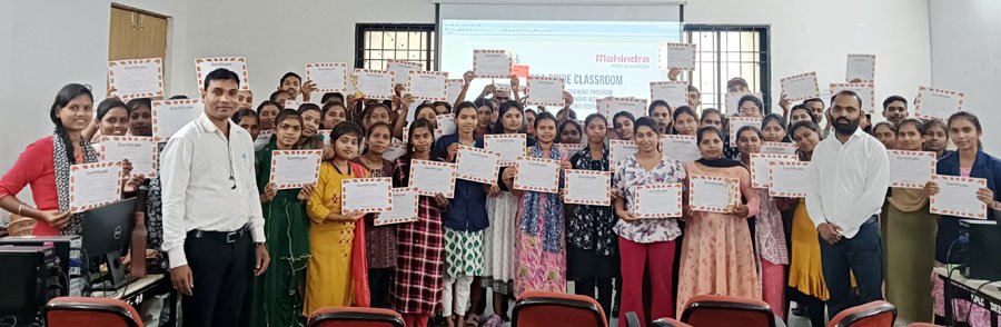 (धमतरी) नि:शुल्क कौशल विकास प्रशिक्षण : 60 महिला प्रशिक्षणार्थियों ने लिया प्रशिक्षण