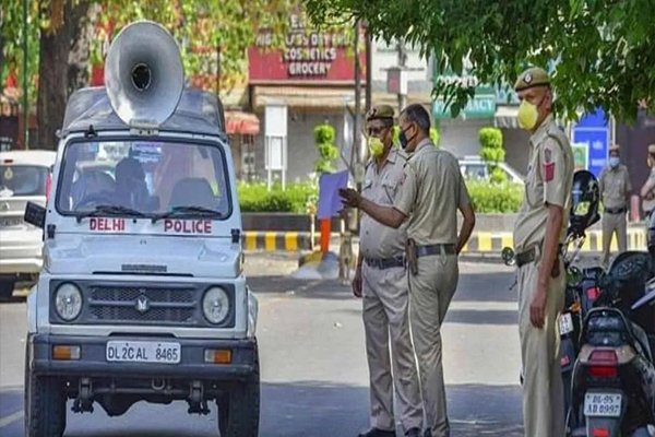 दिल्ली में डबल मर्डर से दहशत : मालकिन ने डांटा तो नौकर ने मां-बेटे को काट डाला,आरोपी गिरफ्तार