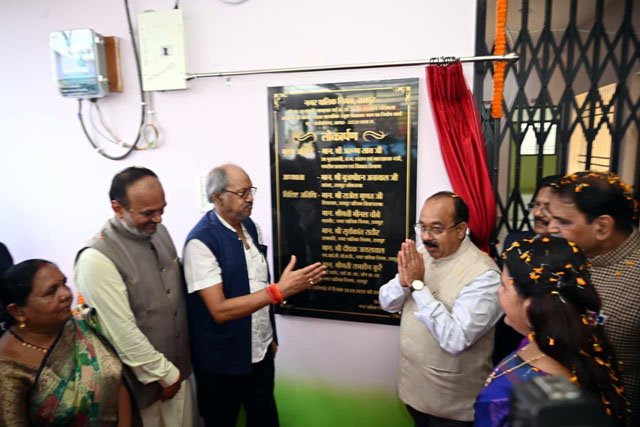 (रायपुर) उपमुख्यमंत्री अरुण साव ने नवनिर्मित शासकीय शशिबाला अंग्रेजी-हिंदी उत्कृष्ट विद्यालय भवन का किया लोकार्पण