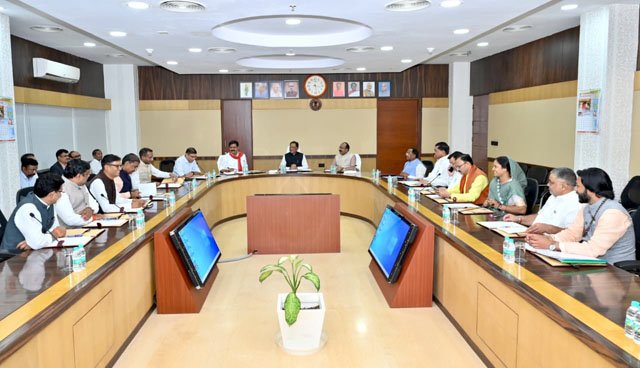 (रायपुर) मुख्यमंत्री की अध्यक्षता में आयोजित कैबिनेट की बैठक में लिये गये अनेक महत्वपूर्ण निर्णय
