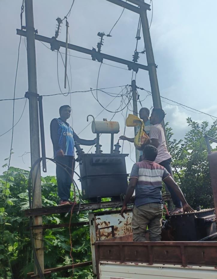(जशपुरनगर) सीएम कैंप कार्यालय की त्वरित पहल से हेटघीचा पारा केन्दूटोली में लौटी रोशनी