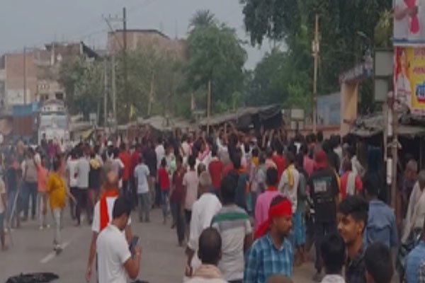 भागलपुर: राम मंदिर में मूर्तियों को खंडित करने पर हंगामा, आरोपी गिरफ्तार