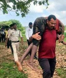 (जगदलपुर) इंद्रावती पुल से कूदे नशे में धुत युवक की बची जान, एसडीआरएफ ने बचाया