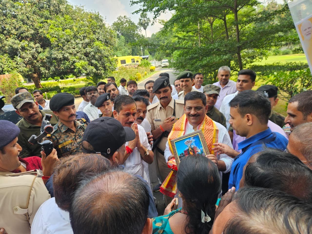 भाजपा नेता राकेश कुमार सिंह ने संजय झा को परिवहन, पर्यटन एवं संस्कृति संबंधी स्थायी संसदीय समिति का अध्यक्ष नियुक्त होने पर  दी बधाई