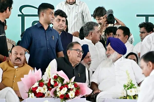 सुखबीर सिंह बादल ने क्षेत्रीय पार्टियों को सत्ता में वापिस लाने की जोरदार अपील की, चौधरी देवीलाल की जयंती पर रैली को किया संबोधित