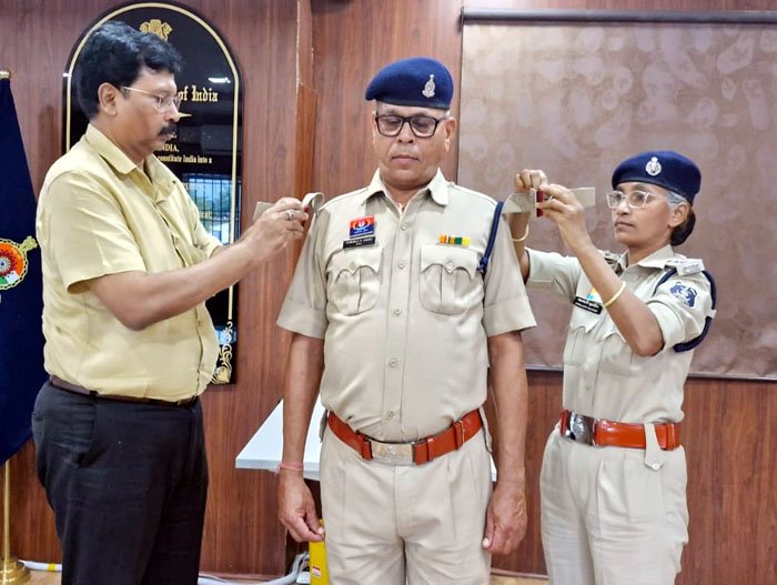 (सूरजपुर) एएसआई (एमटी) अम्बिका साहू पदोन्नत होकर बने एसआई (एमटी)