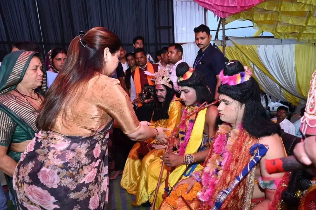 (रायपुर) पंडरिया विधायक भावना बोहरा ने रामलीला मंचन में दी शिरकत
