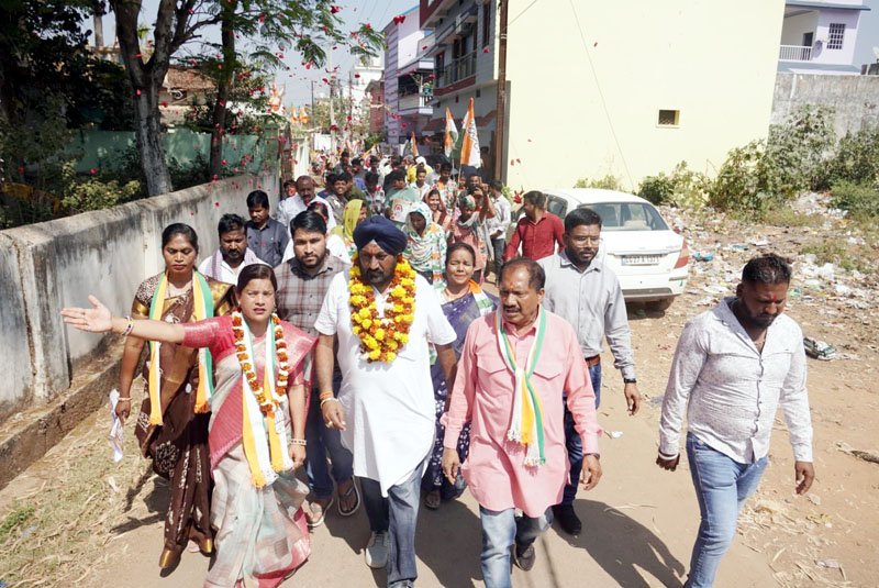 (जगदलपुर-रायपुर) महापौर प्रत्याशी मलकीत सिंह गैंदू को नागरिकों का मिल रहा अच्छा प्रतिसाद