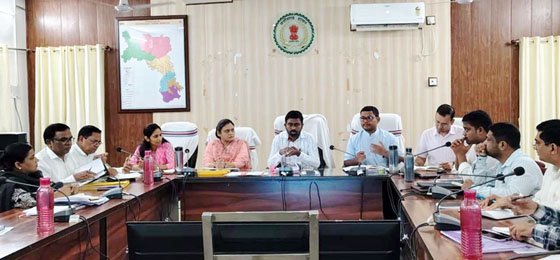 (एमसीबी) कलेक्टर डी. राहुल वेंकट ने ली समय-सीमा बैठक