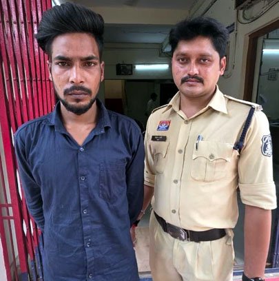 (धमतरी) चाकू लहराकर दहशत फैलाने वाला बदमाश पकड़ाया