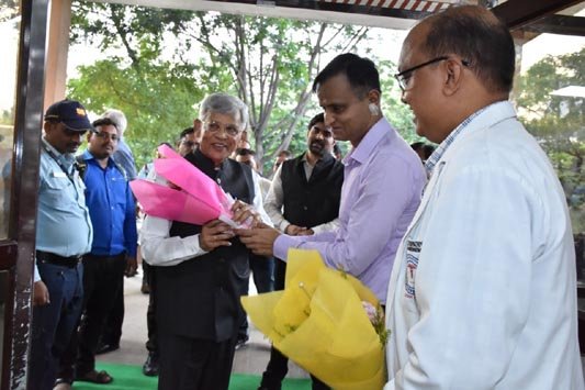  (रायपुर) ग्रामीण से वैश्विक तक स्वास्थ्य सेवा का अनुभव, अब एम्स रायपुर को मिलेगा डॉ. जैन का मार्गदर्शन