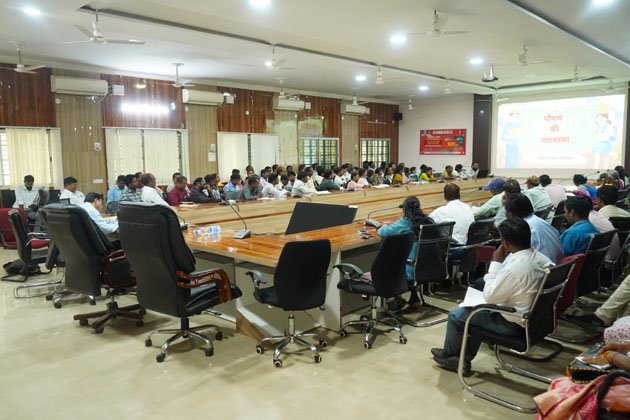 (जशपुरनगर) सही पोषण मिलना बच्चों के शारीरिक, मानसिक और बौद्धिक विकास के लिए अत्यंत आवश्यक - कलेक्टर