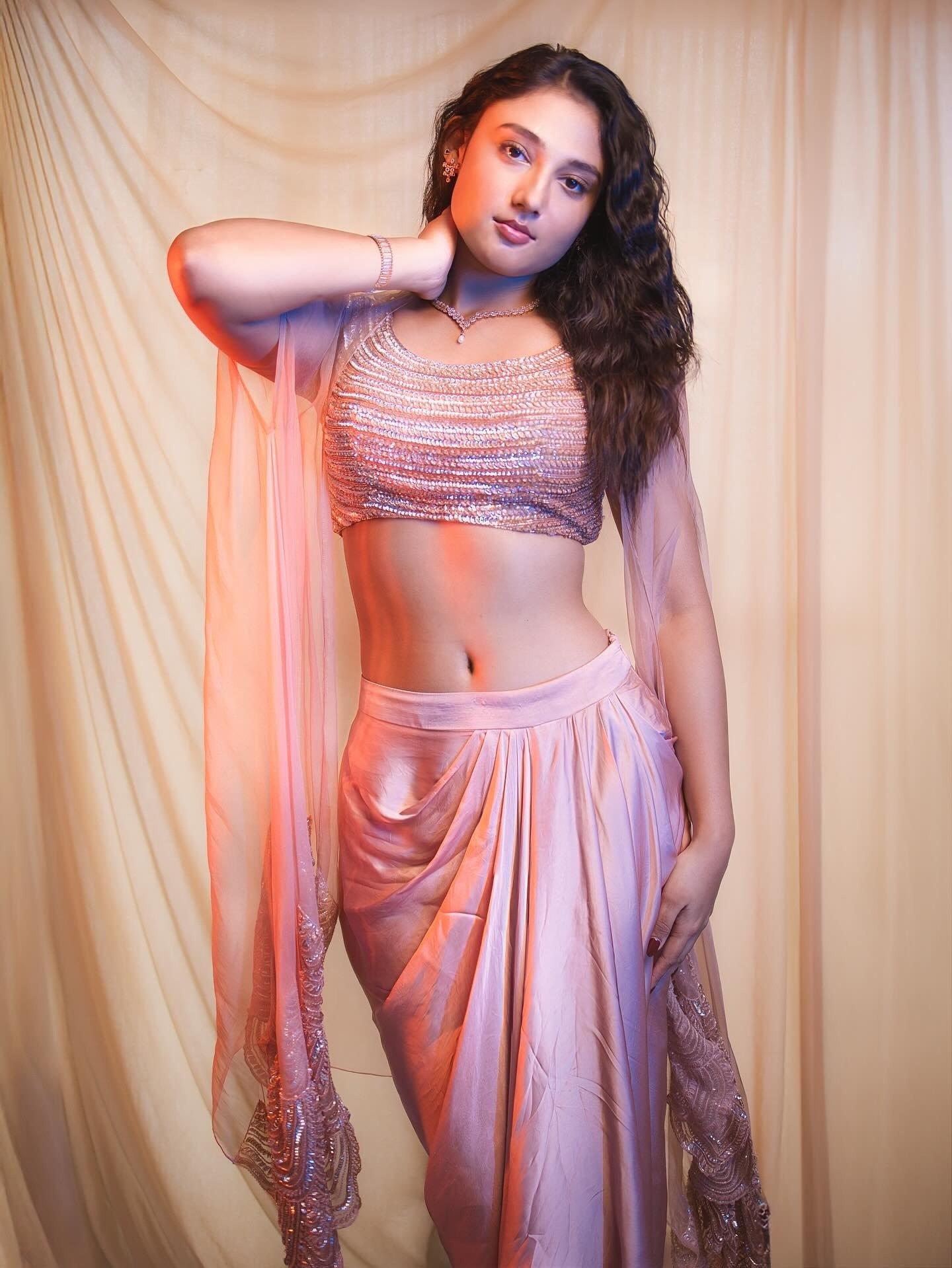 तेलुगु सिनेमा की जानी-मानी अभिनेत्री हैं रितिका नायक, जो फिल्म मिराई में अपनी मासूमियत से जीत रहीं दिल?