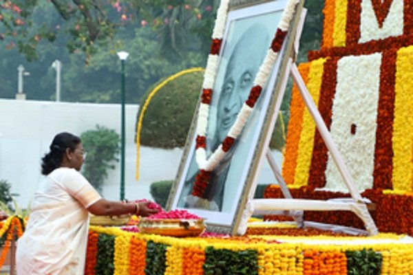 राष्ट्रपति, उपराष्ट्रपति व प्रधानमंत्री ने सरदार पटेल को उनकी जयंती पर किया याद