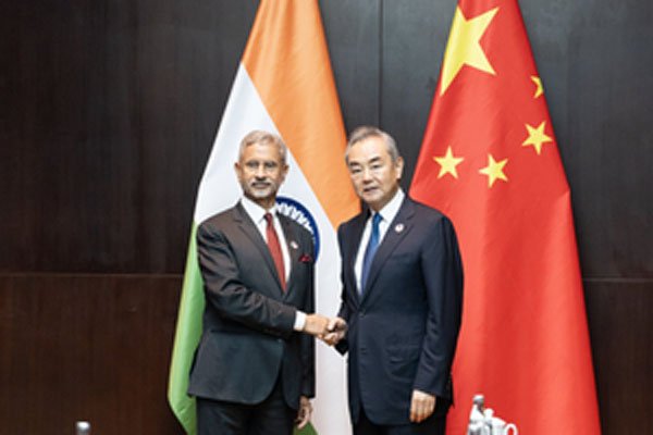 जयशंकर ने चीन के विदेश मंत्री से कहा, रिश्ते सामान्य बनाने के लिए एलएसी का सम्मान जरूरी