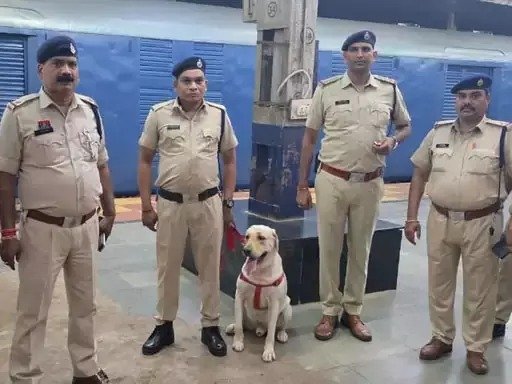 (रायपुर) आधी रात रायपुर रेलवे स्टेशन में मच गया था हड़कंप