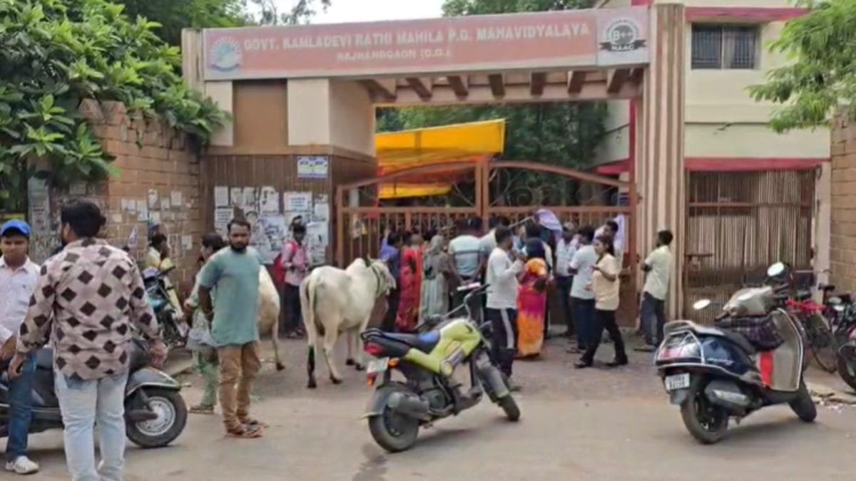 (राजनांदगांव) व्यापम परीक्षा में हंगामा : समय से पहले गेट बंद करने का आरोप, बिना परीक्षा दिए लौटे परीक्षार्थी