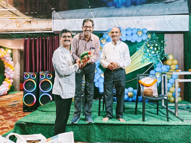 (मनेंद्रगढ़-चिरमिरी-भरतपुर)  चैनपुर में मनाया गया अभियंता दिवस, सर एम. विश्वेश्वरैया को दी श्रद्धांजलि