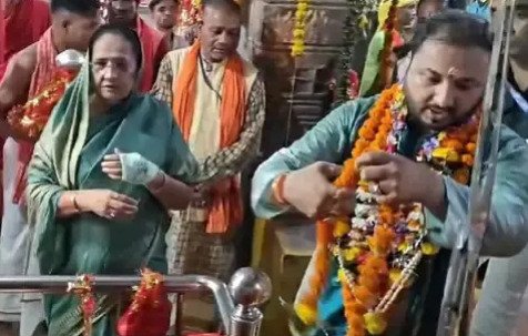 (रायपुर) मां दंतेश्वरी को बस्तर दशहरा का चढ़ाया गया निमंत्रण पत्र