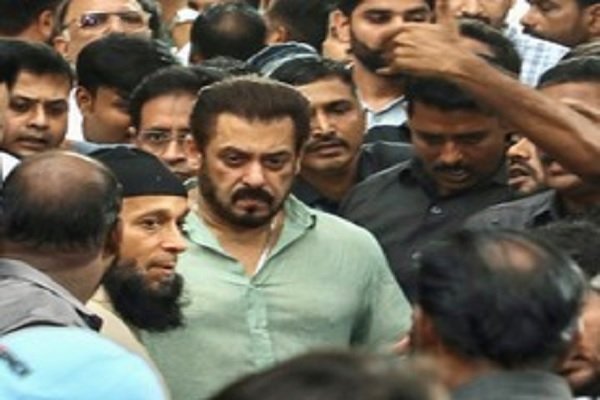 मुंबई पुलिस को बड़ी सफलता, सलमान खान को धमकी देकर पांच करोड़ की फिरौती मांगने वाला गिरफ्तार