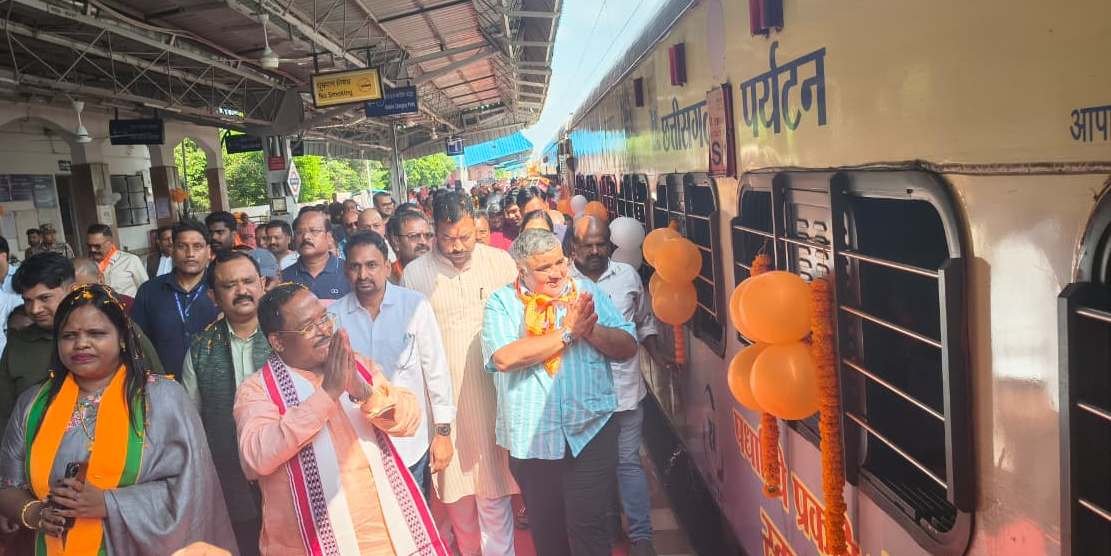 (रायपुर) प्रभु श्री रामलला दर्शन के लिए श्रद्धालुओं का जत्था रवाना