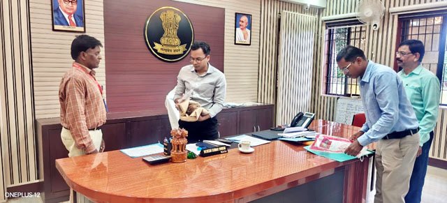 (सुकमा) सुकमा में सेवानिवृत्त कर्मचारियों को पेंशन प्रमाण पत्र और सम्मान