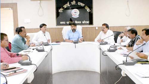 (कोरबा)  एलर्ट मोड पर करें मांग व शिकायतों से जुड़े आवेदनों का निराकरण - आयुक्त