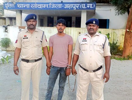 (जशपुर) गौ तस्करी मामले में कुख्यात फ रार आरोपी महताब खान गिरफ्तार