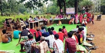 (बीजापुर) रजत महोत्सव में 25 वर्षों की उपलब्धि से परिचित हो रहे ग्रामीण