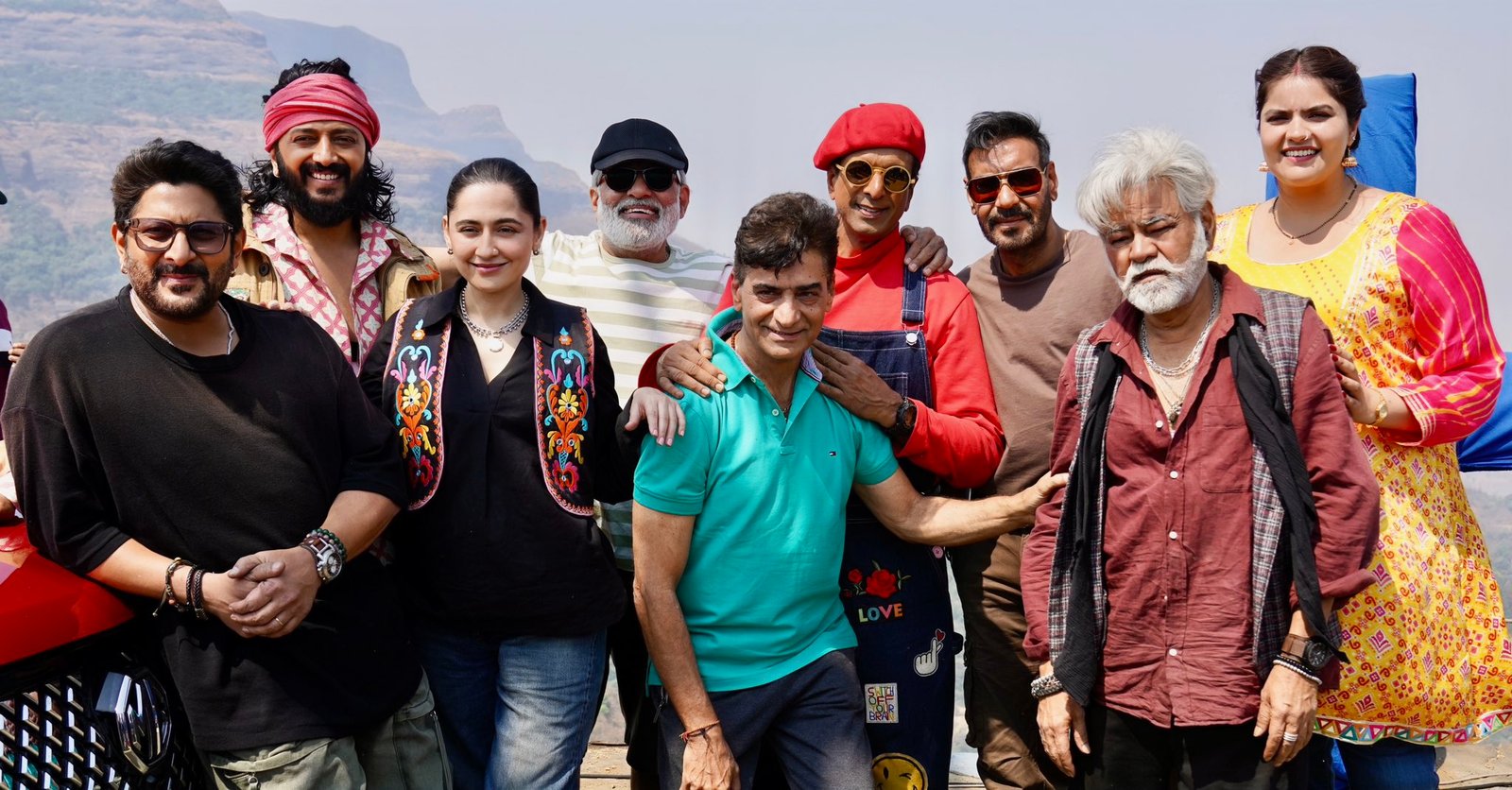 अजय देवगन ने धमाल 4 को लेकर दिया बड़ा अपडेट, पहला शेड्यूल पूरा और दूसरा शुरू, दिखी फिल्म की स्टार कास्ट की झलक