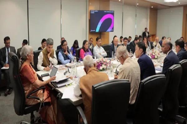 देश में एचएनआई निवेश को आकर्षित करने के लिए गिफ्ट आईएफएससी को अधिक प्रतिस्पर्धी बनाने की जरूरत : वित्त मंत्री