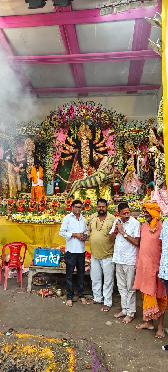 भाजपा नेता राकेश सिंह ने सोनपुर विधानसभा क्षेत्र में दुर्गा पूजा में की शिरकत