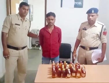 (धमतरी)धमतरी पुलिस की सख्त कार्यवाही - ग्राम मड़ेली में अवैध शराब बिक्री का किया भंडाफोड़ - आरोपी गिरफ्तार
