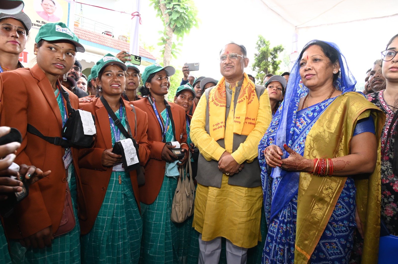(रायपुर) मुख्यमंत्री श्री विष्णु देव साय ने बिजली सखियों को वितरित किए बिजली किट