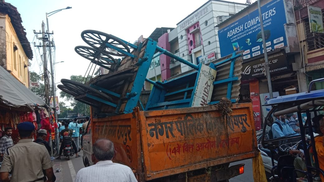 (रायपुर) दीपावली धनतेरस सीजन में गरीब ठेला, गुमटी वालों हटाने से रोष
