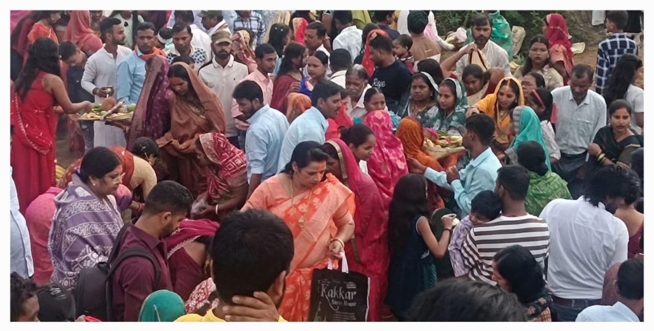 (कोरबा) उगते सूर्य को अघ्र्य देने के साथ ही छठ महापर्व का हुआ समापन