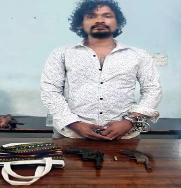 (रायपुर) रिवाल्वर देशी कट्टा और कारतूस के साथ हिस्ट्रीशीटर गिरफ्तार