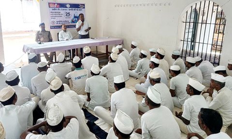 (जगदलपुर) केन्द्रीय जेल के बंदियों को दी गई स्वरोजगार संबंधी जानकारी