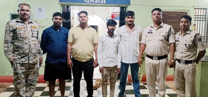 (कवर्धा) पुलिस की ताबड़तोड़ कार्रवाई : एक ही दिन में अवैध शराब और सट्टा के खिलाफ पांच धमाकेदार रेड