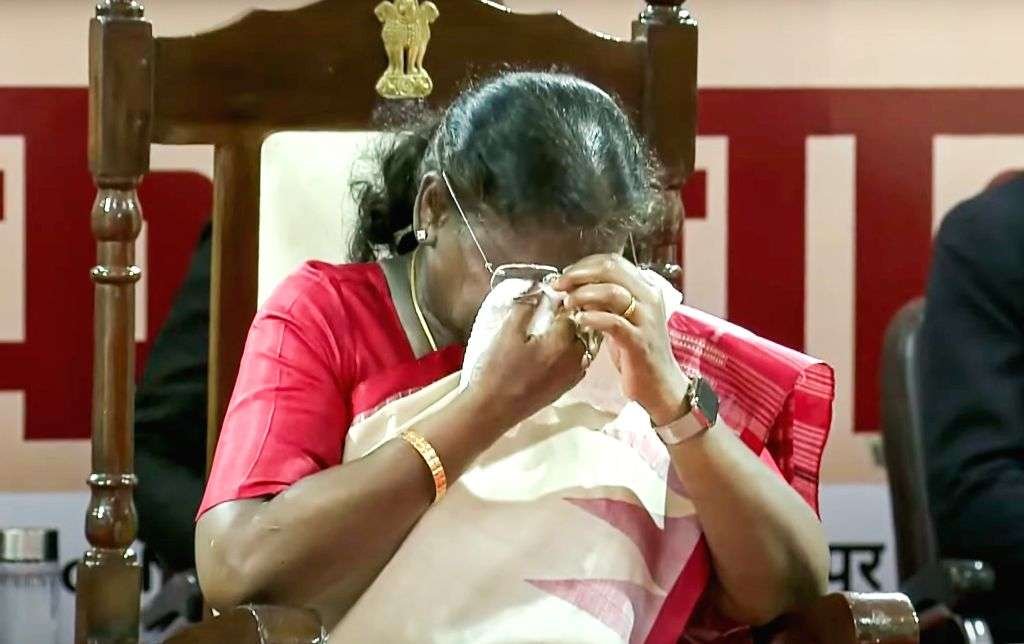 राष्ट्रपति द्रौपदी मुर्मू अपने जन्मदिन पर देहरादून में हुईं भावुक, बहने लगे आंसू