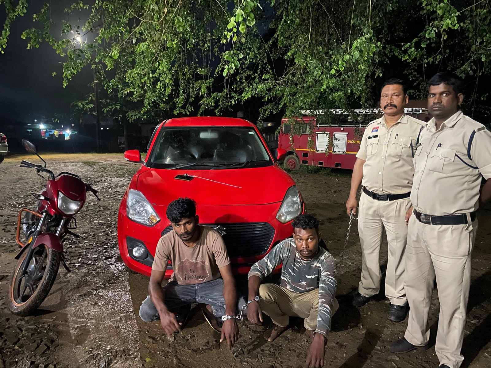  (जशपुर)चोरी की बुलेट मोटर सायकल के साथ पकड़ा गया चोर भुवन सिंह, भेजा गया जेल