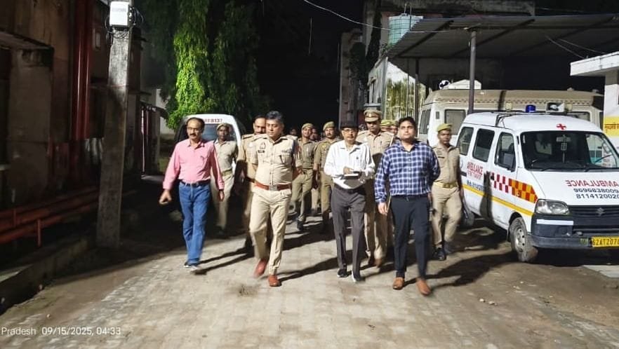 (रायपुर/जौनपुर) छत्तीसगढ़ से दर्शन के लिए निकले श्रद्धालुओं की बस यूपी में हादसे का शिकार, 4 की मौत, 9 घायल
